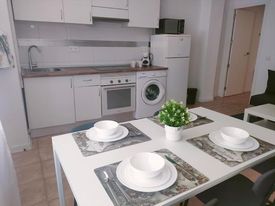 Centro Capital Wizink Feria Bernabeu Aeropuerto Apartment Madrid Luaran gambar